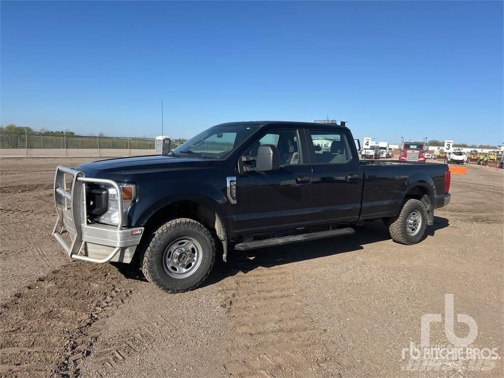 Ford F-250 Vieglais kravas automobilis/izkraušana no sāniem