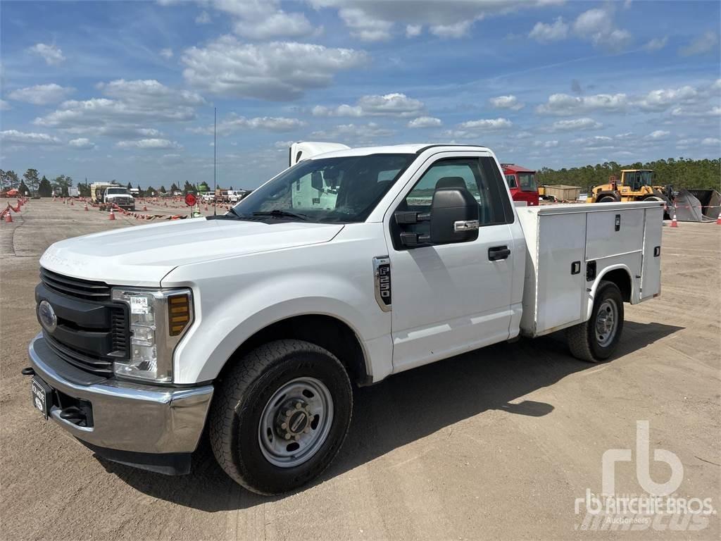 Ford F-250 Pilsētas atkritumvedēji