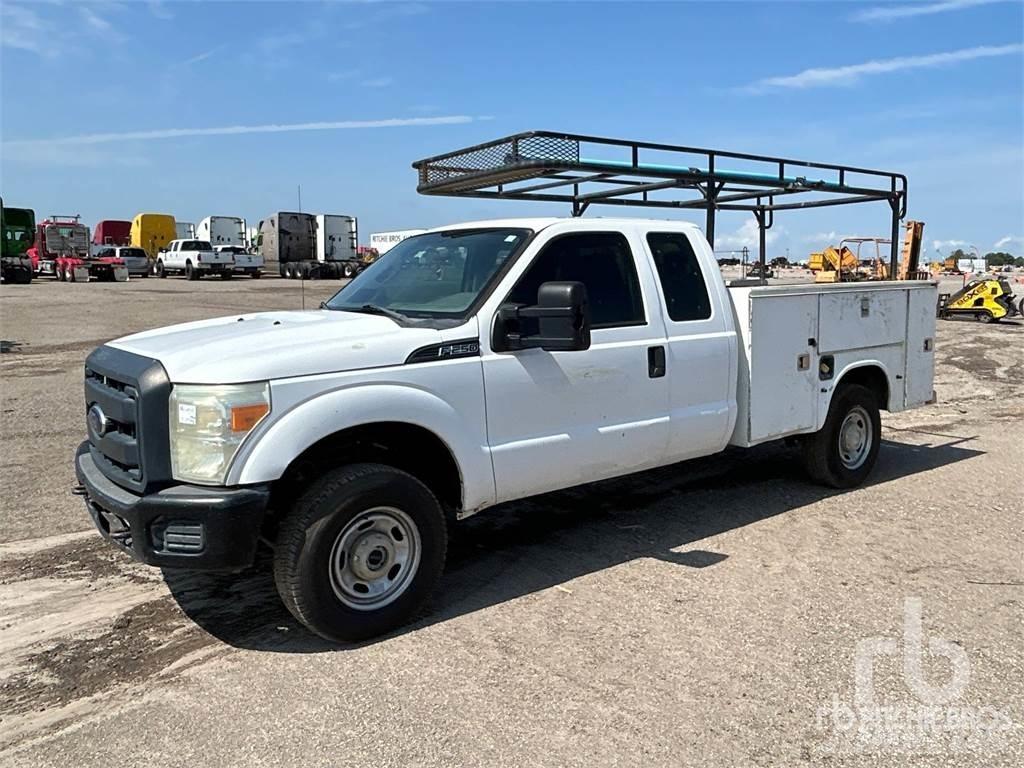 Ford F-250 Pilsētas atkritumvedēji