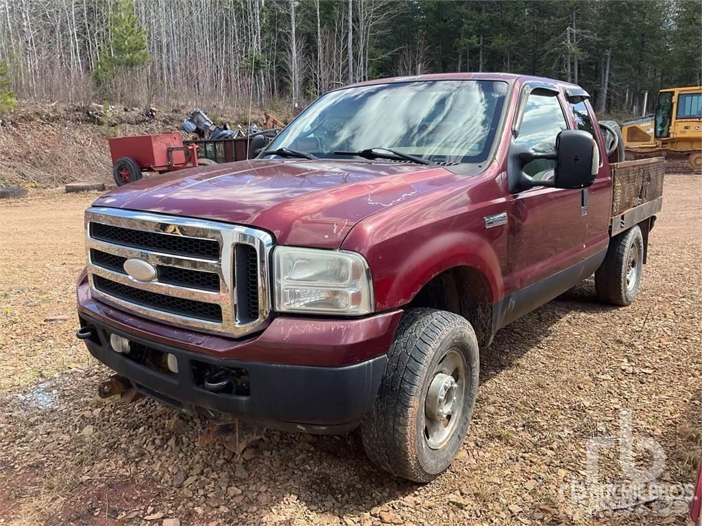 Ford F-250 Platformas/izkraušana no sāniem