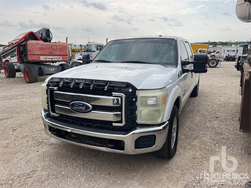 Ford F-350 Vieglais kravas automobilis/izkraušana no sāniem