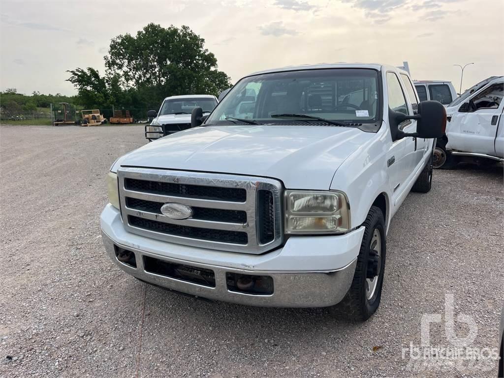Ford F-350 Vieglais kravas automobilis/izkraušana no sāniem