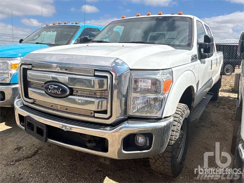 Ford F-350 Vieglais kravas automobilis/izkraušana no sāniem