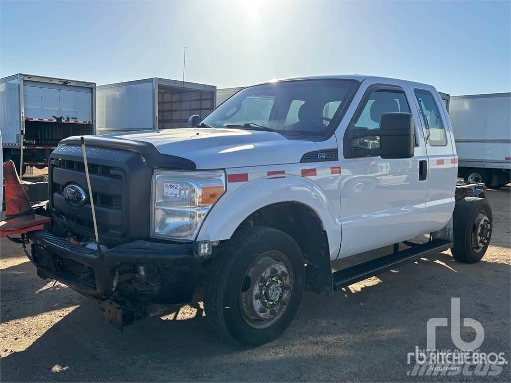 Ford F-350 Šasija ar kabīni