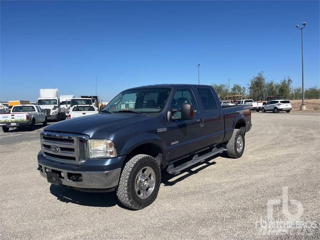 Ford F-350 Vieglais kravas automobilis/izkraušana no sāniem