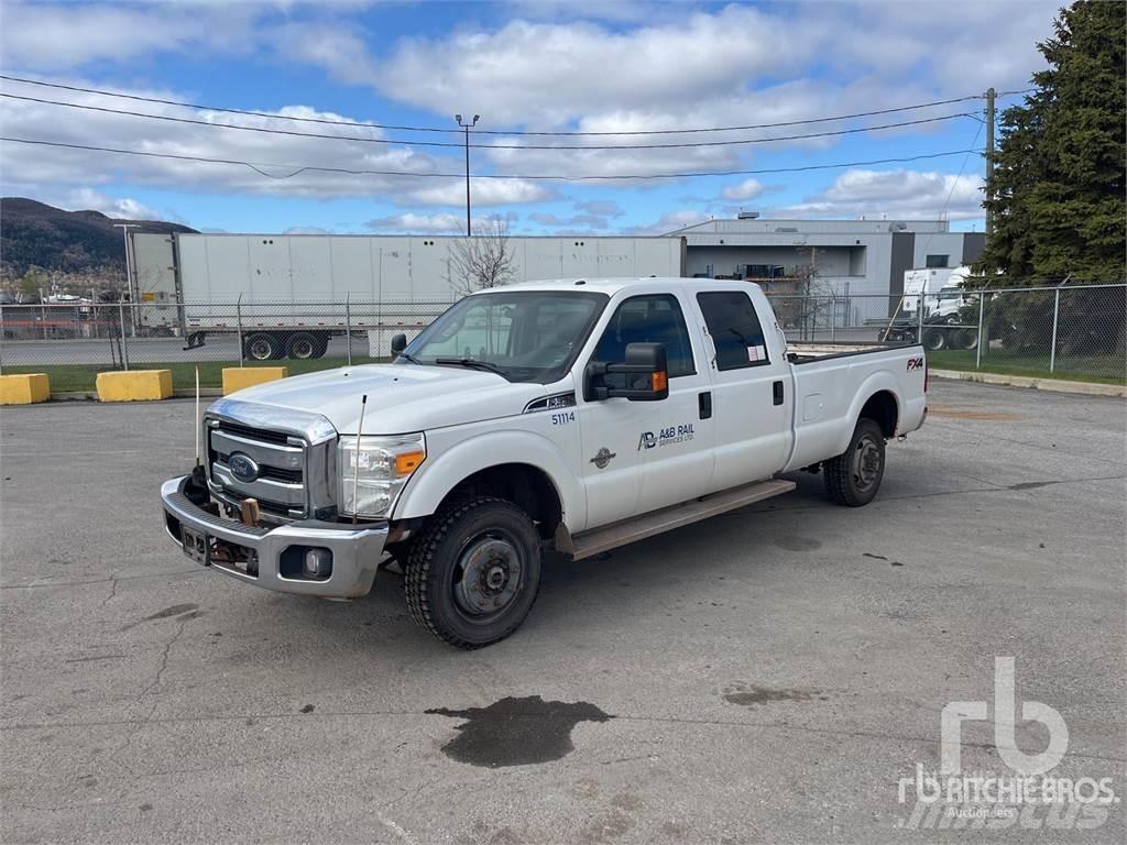 Ford F-350 Vieglais kravas automobilis/izkraušana no sāniem
