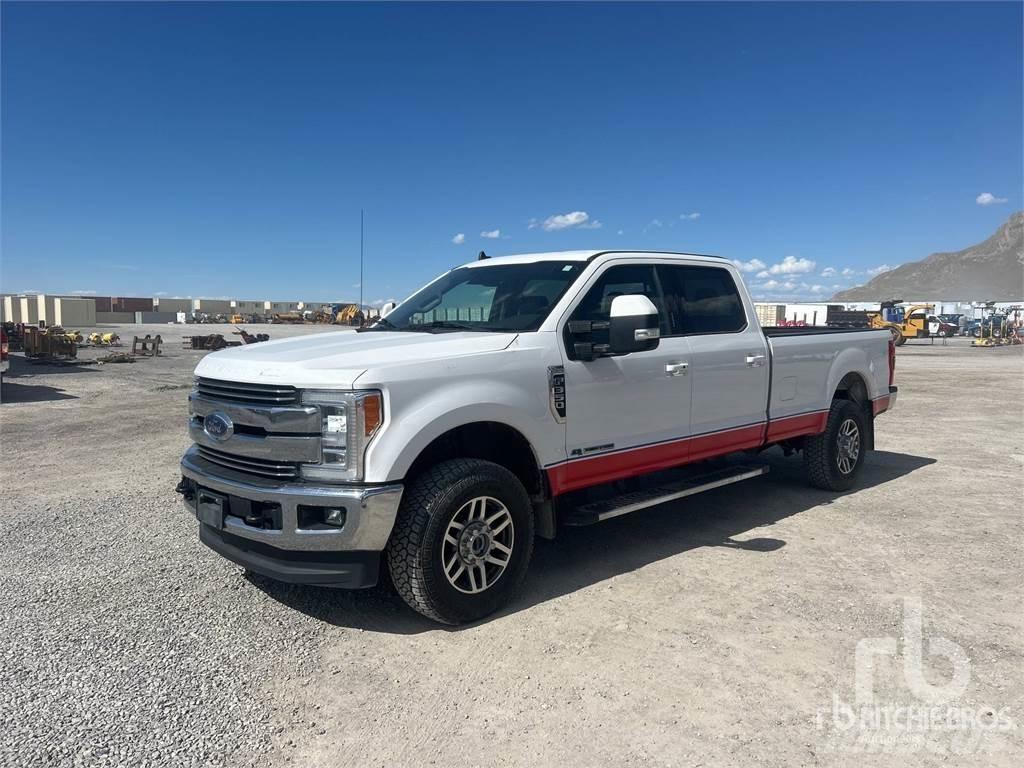Ford F-350 Vieglais kravas automobilis/izkraušana no sāniem