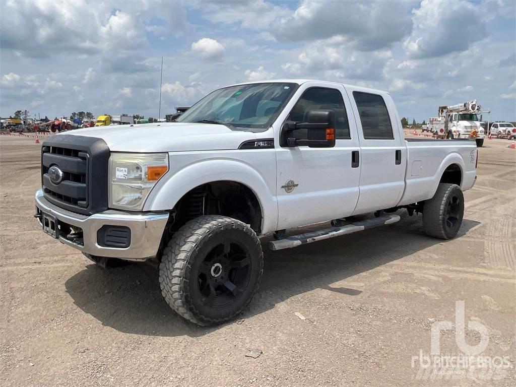 Ford F-350 Vieglais kravas automobilis/izkraušana no sāniem