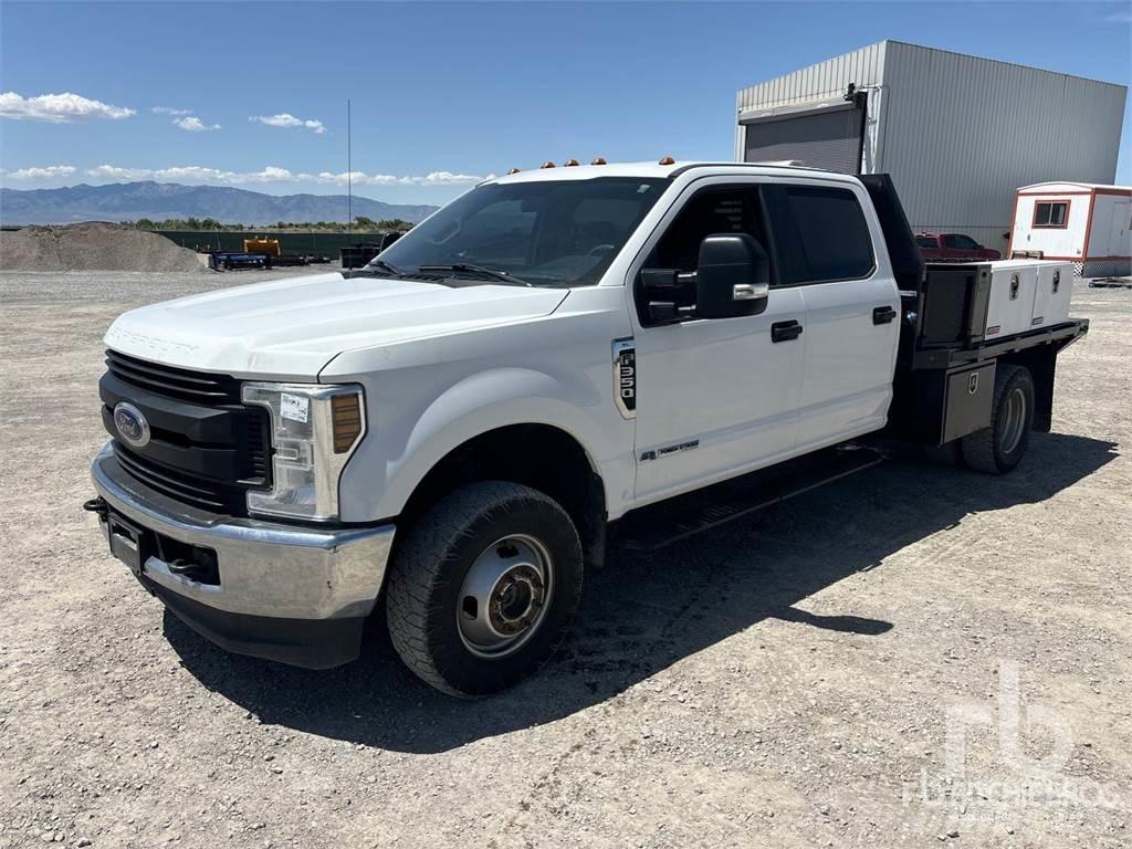 Ford F-350 Vieglais kravas automobilis/izkraušana no sāniem