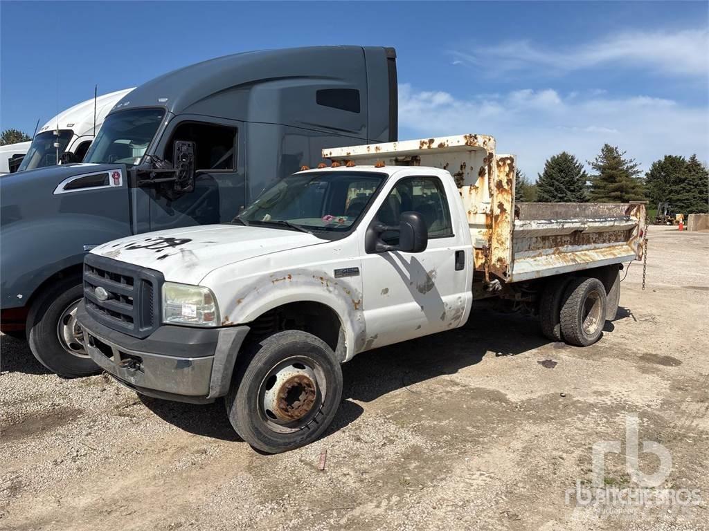 Ford F-450 Pašizgāzējs
