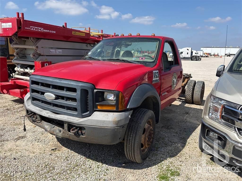 Ford F-450 Šasija ar kabīni