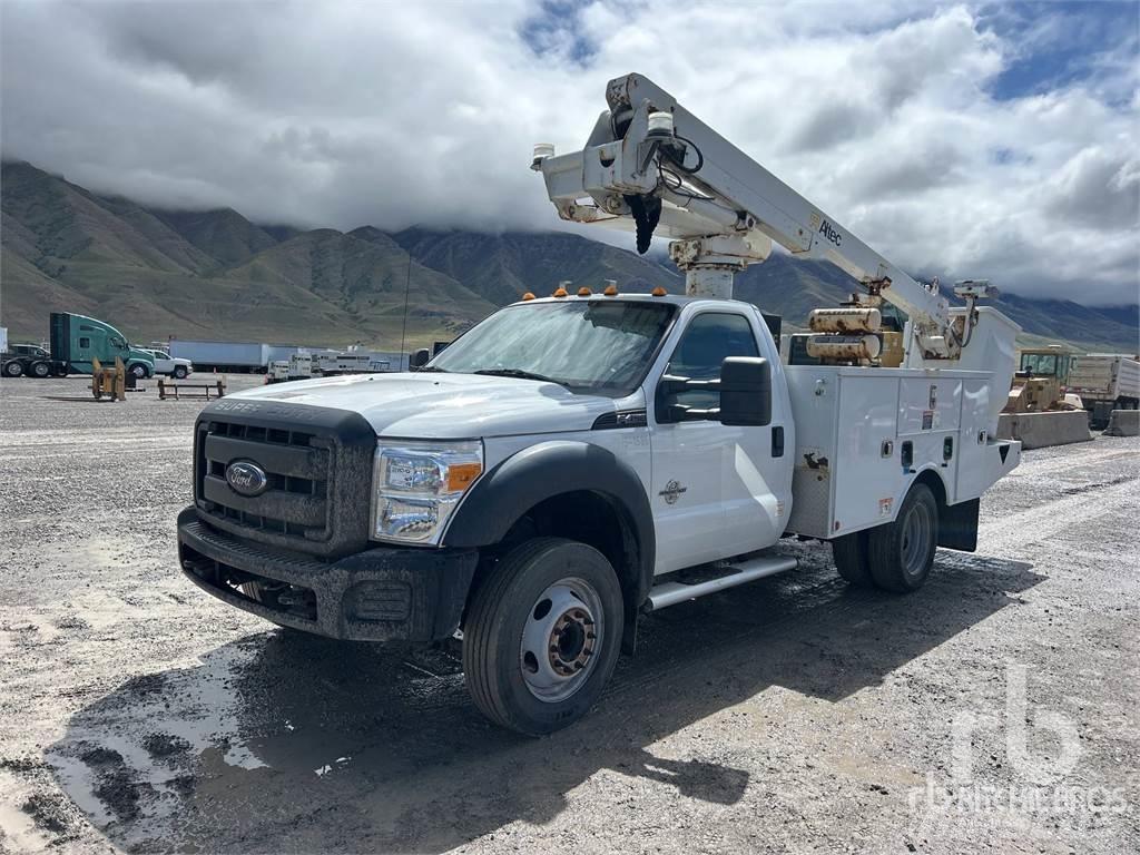 Ford F-450 Pacēlājplatformas - piekabes