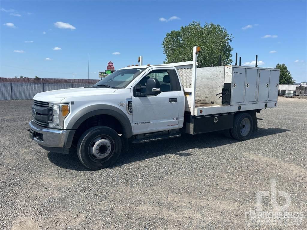 Ford F-550 Platformas/izkraušana no sāniem