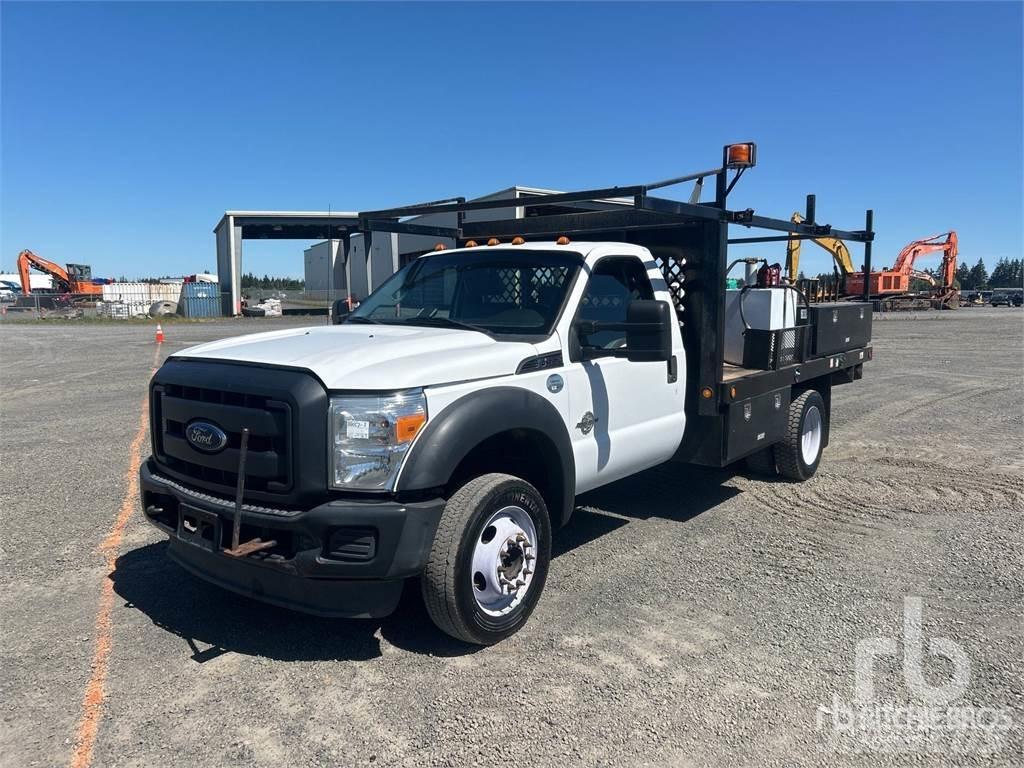 Ford F-550 Platformas/izkraušana no sāniem