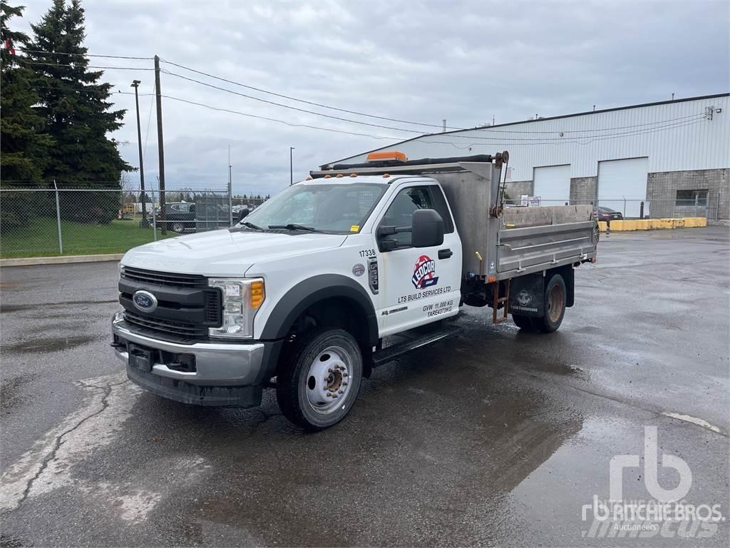 Ford F-550 Pašizgāzējs