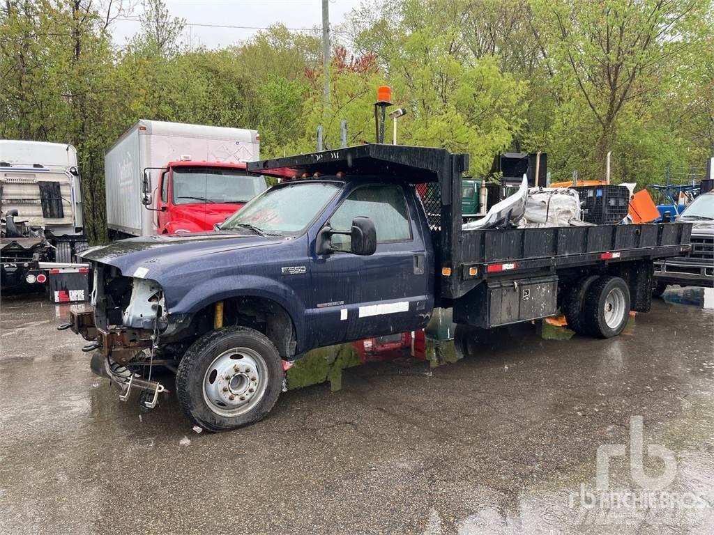 Ford F-550 Platformas/izkraušana no sāniem