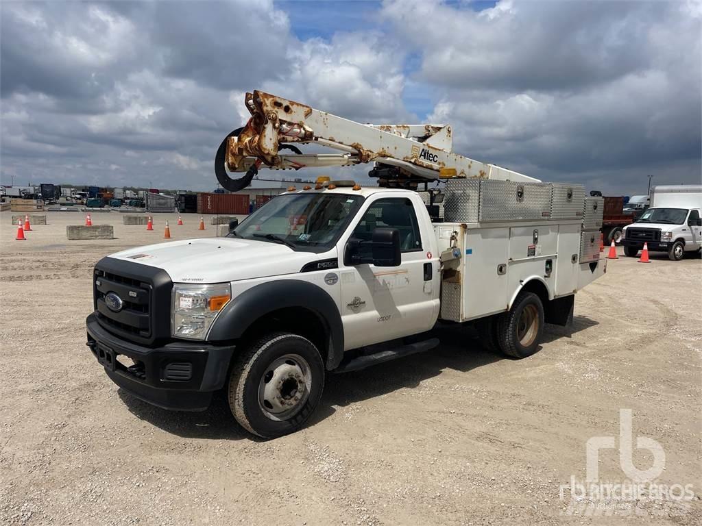 Ford F-550 Pacēlājplatformas - piekabes