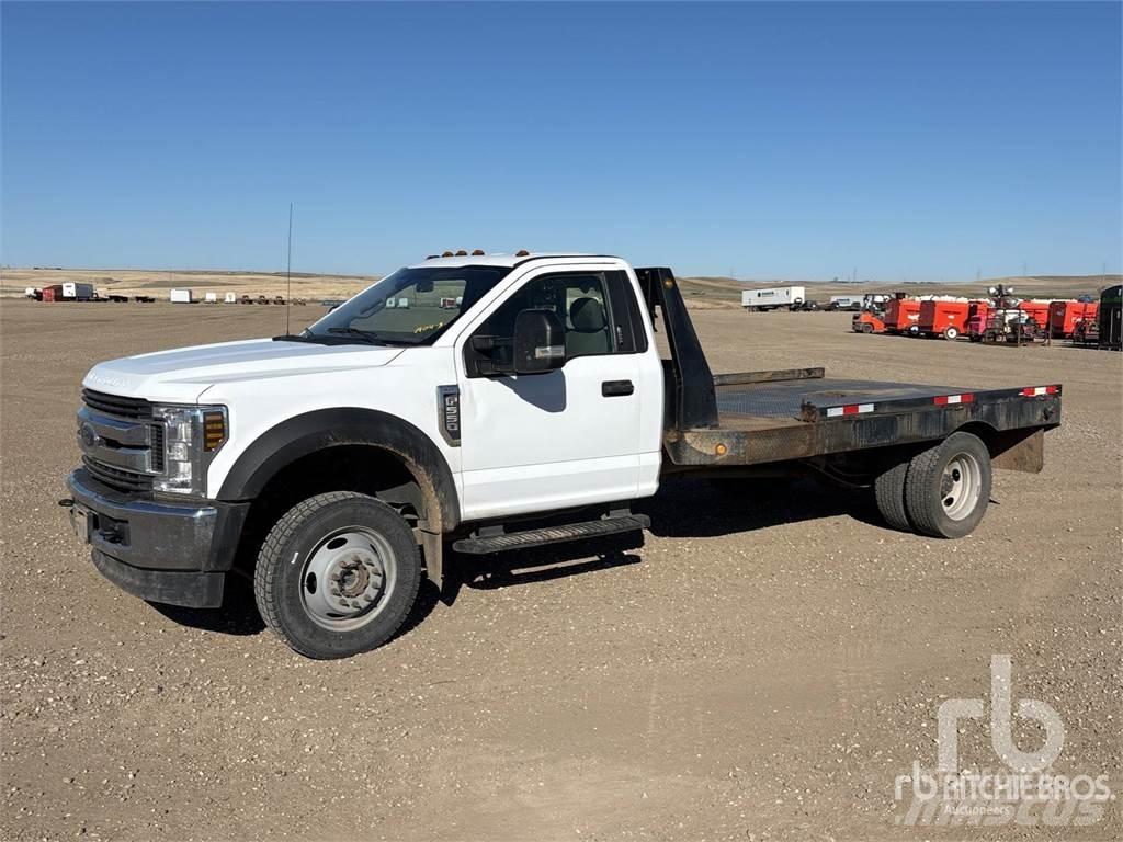 Ford F-550 Platformas/izkraušana no sāniem