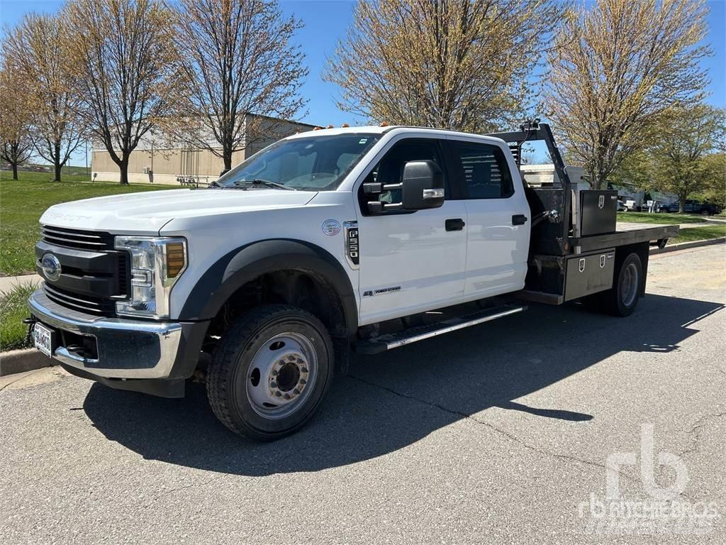 Ford F-550 Platformas/izkraušana no sāniem
