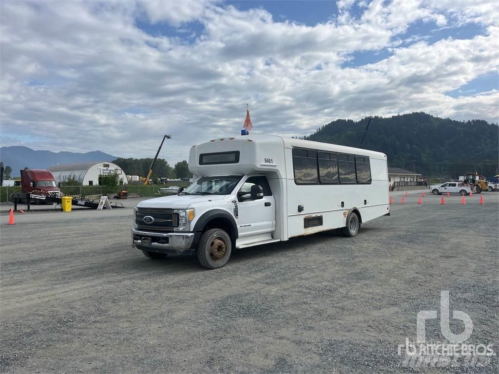 Ford F-550 Starppilsētu autobusi