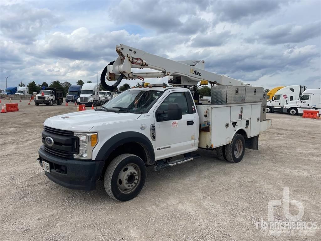 Ford F-550 Pacēlājplatformas - piekabes