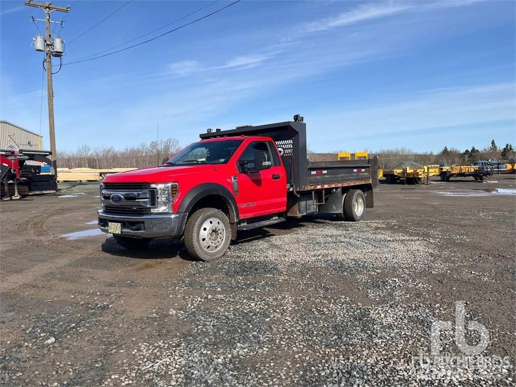 Ford F-550 Pašizgāzējs