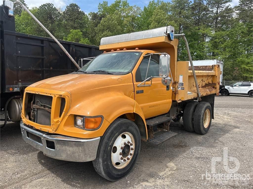 Ford F-650 Pašizgāzējs