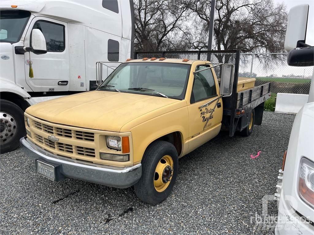 Ford F700 Platformas/izkraušana no sāniem