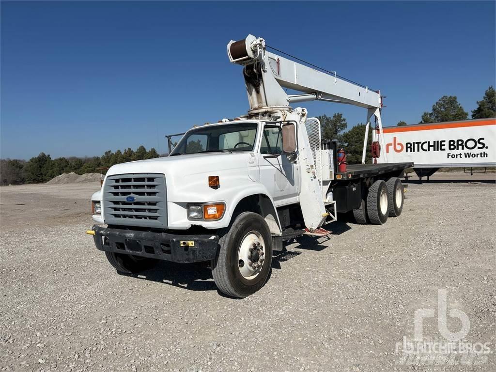 Ford FT900F Smagās mašīnas ar celtni