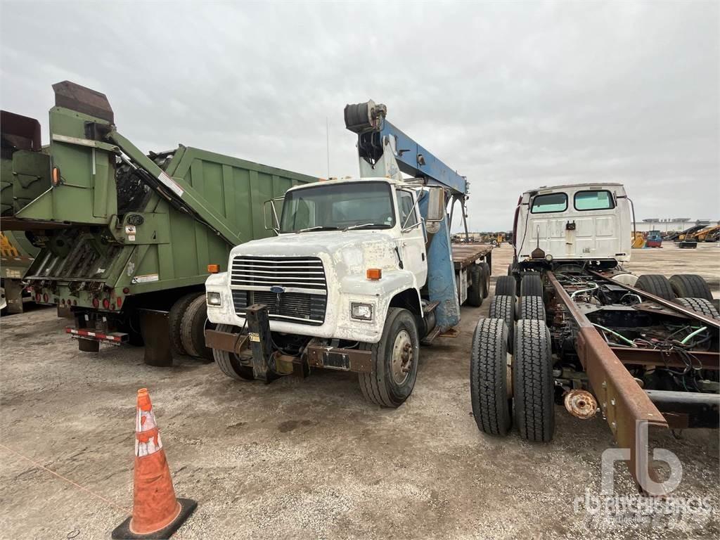 Ford LNT8000 Smagās mašīnas ar celtni