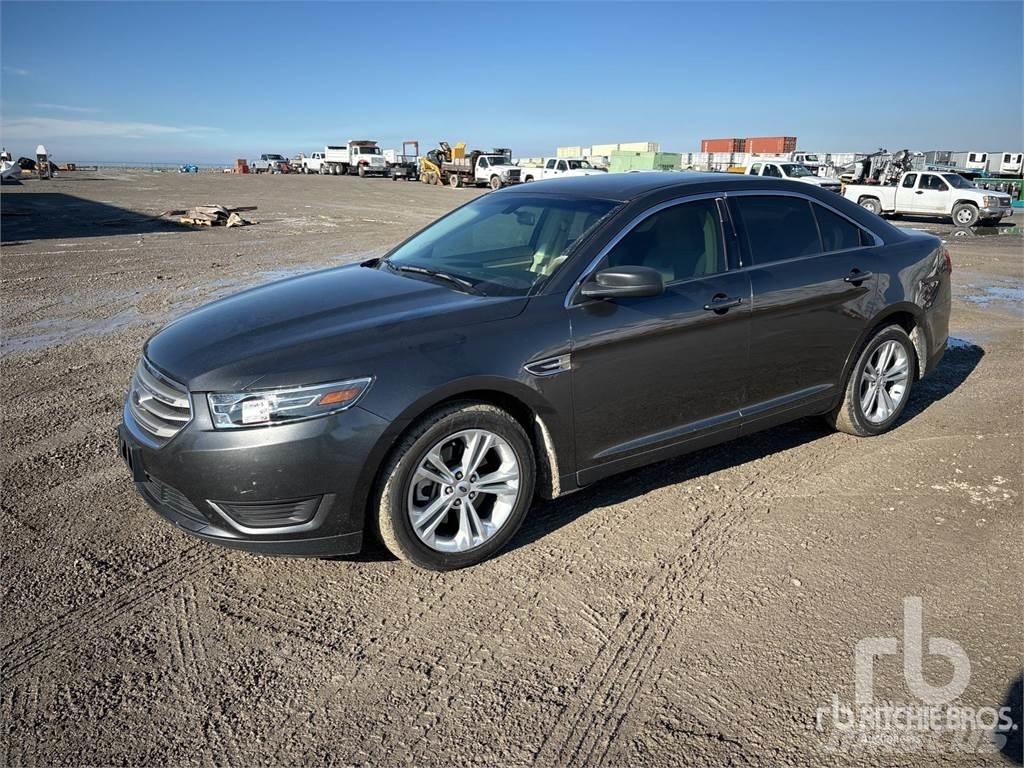 Ford TAURUS Automašīnas