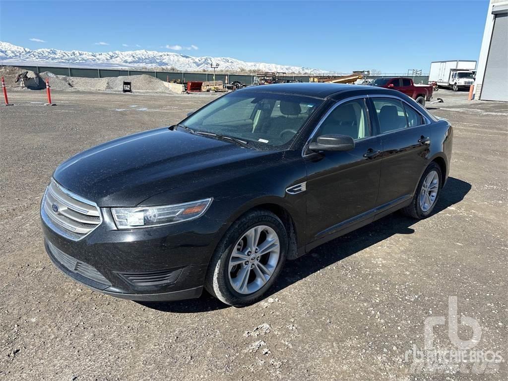 Ford TAURUS Automašīnas