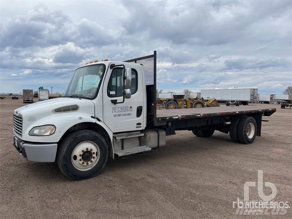 Freightliner M2 Platformas/izkraušana no sāniem