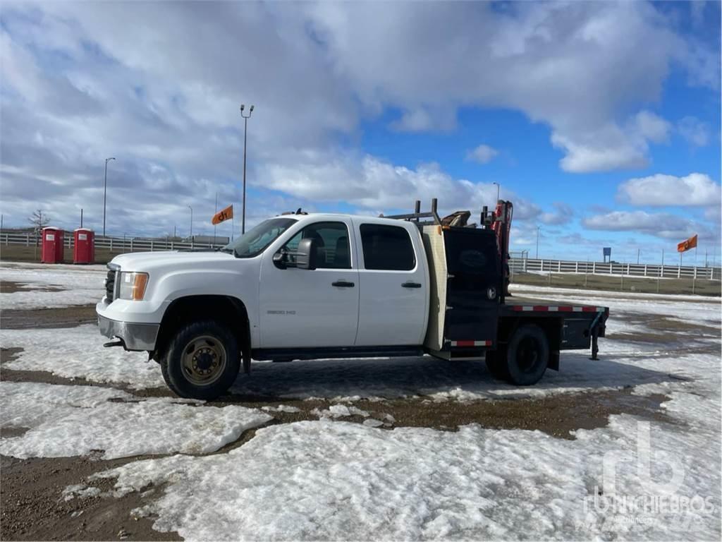GMC 3500HD Smagās mašīnas ar celtni
