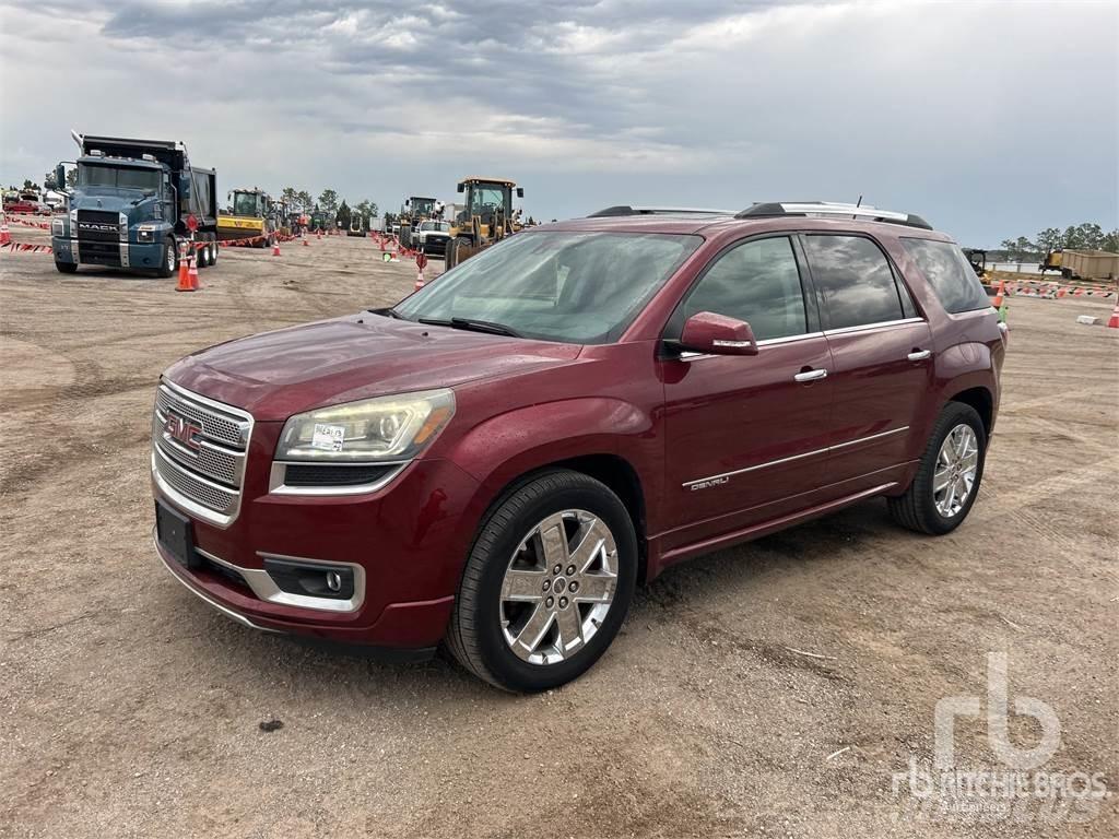 GMC ACADIA Vieglais kravas automobilis/izkraušana no sāniem