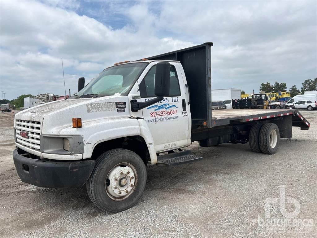 GMC C5500 Platformas/izkraušana no sāniem