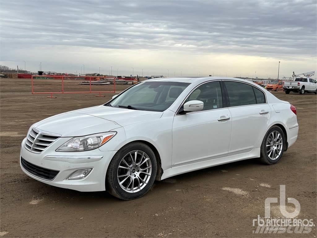 Hyundai GENESIS Automašīnas