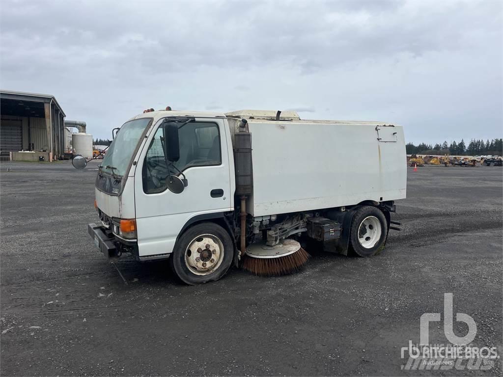 Isuzu NQR Ielu tīrāmās mašīnas