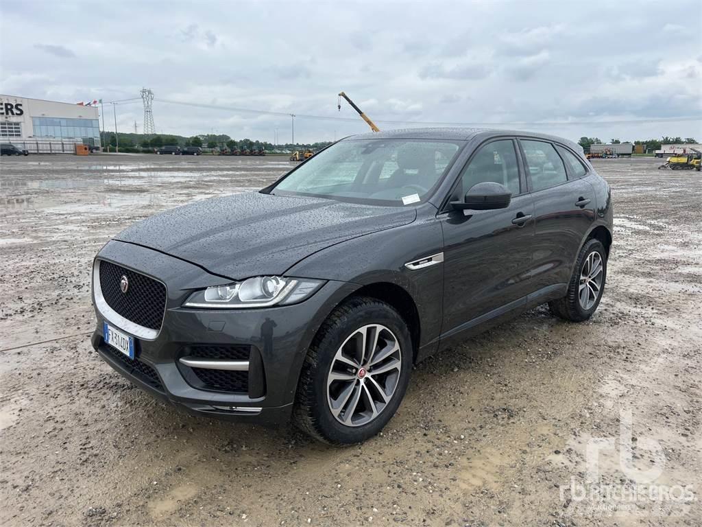 Jaguar F-PACE Vieglais kravas automobilis/izkraušana no sāniem
