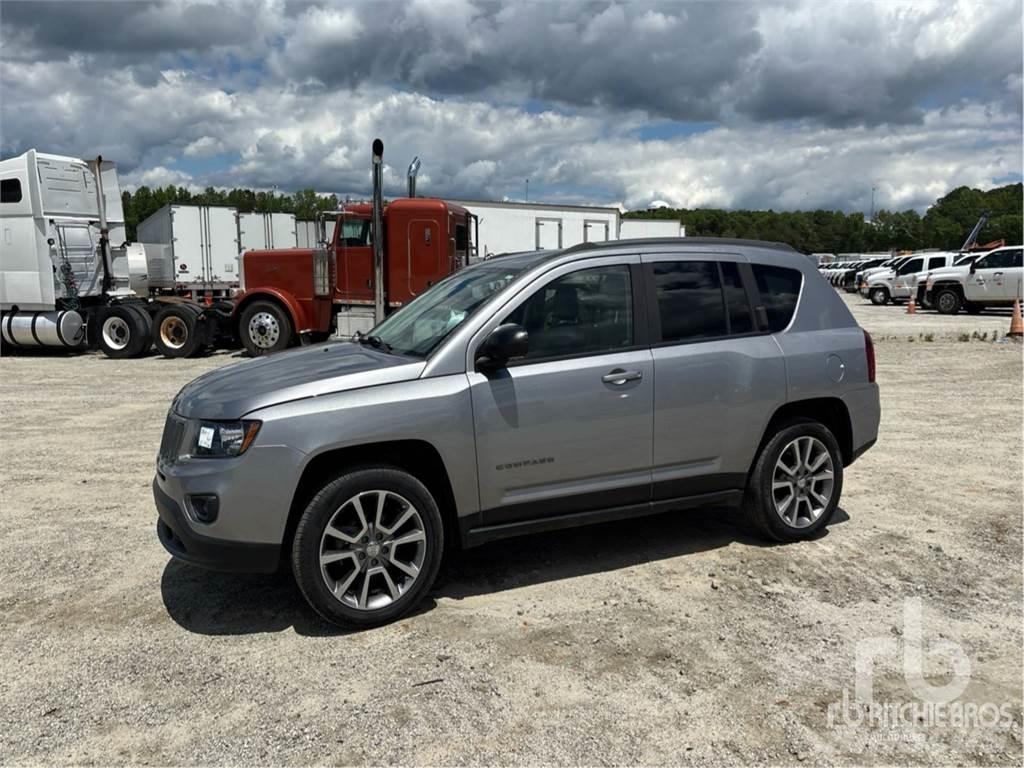 Jeep COMPASS Vieglais kravas automobilis/izkraušana no sāniem