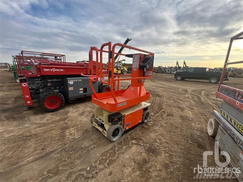 JLG 1230ES Strēles pacēlāji