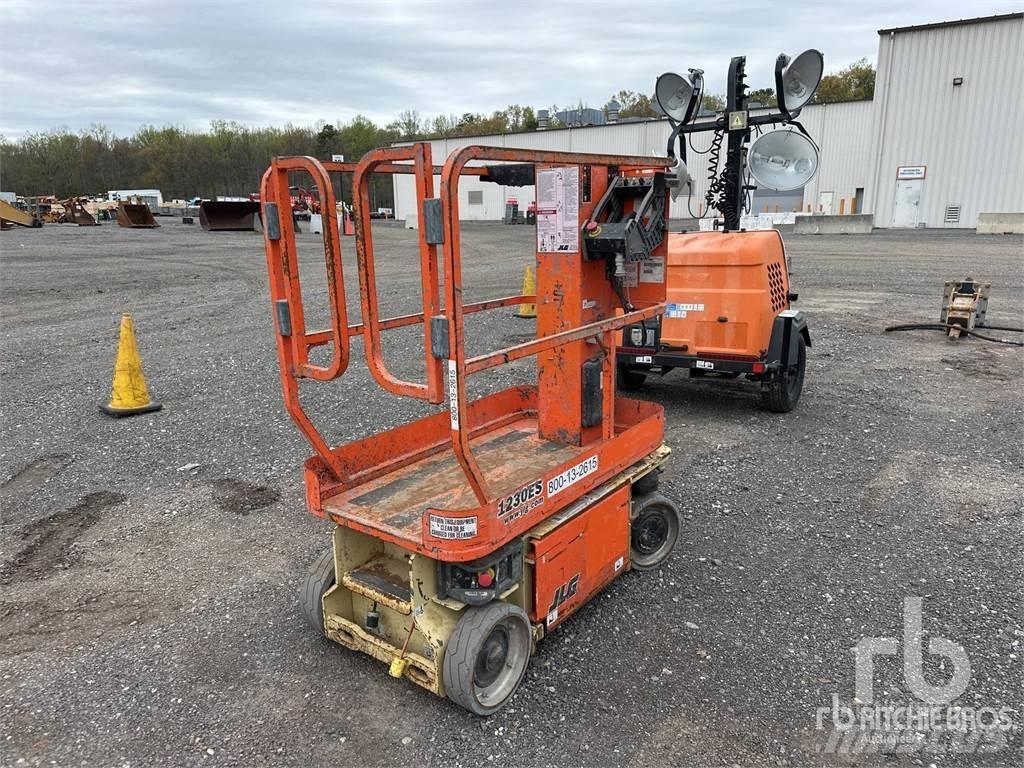 JLG 1230ES Strēles pacēlāji