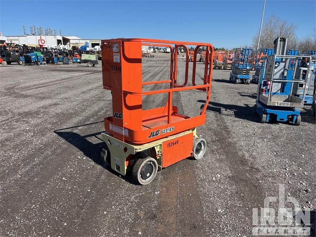 JLG 1230ES Strēles pacēlāji
