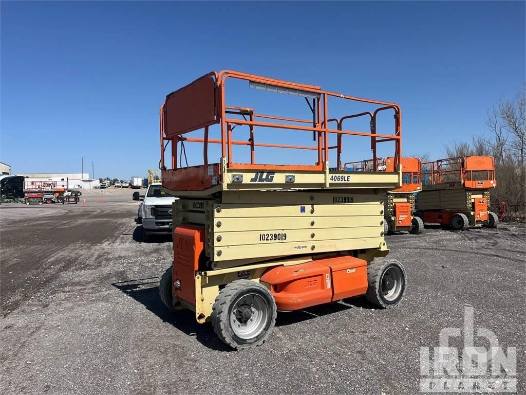 JLG 4069LE Šķerveida pacēlāji