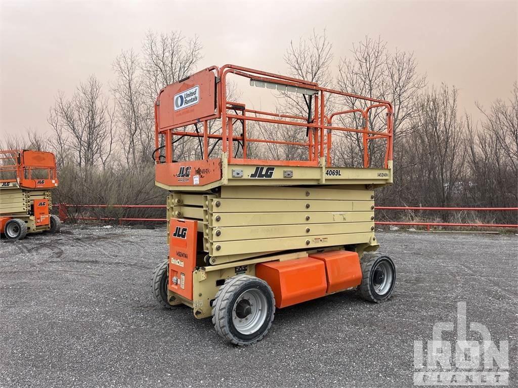 JLG 4069LE Šķerveida pacēlāji