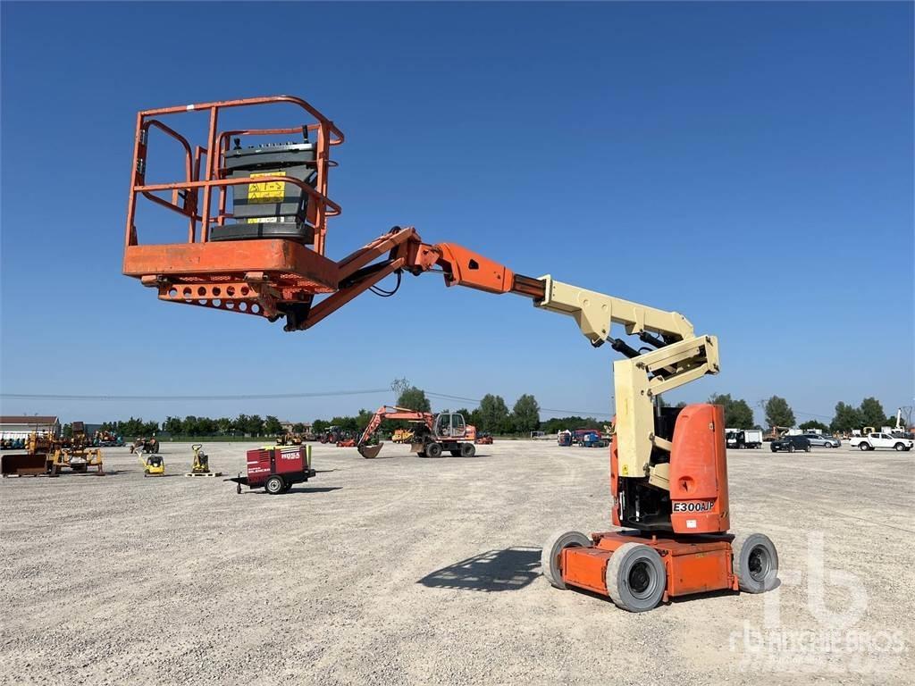JLG E300 AJP Strēles pacēlāji