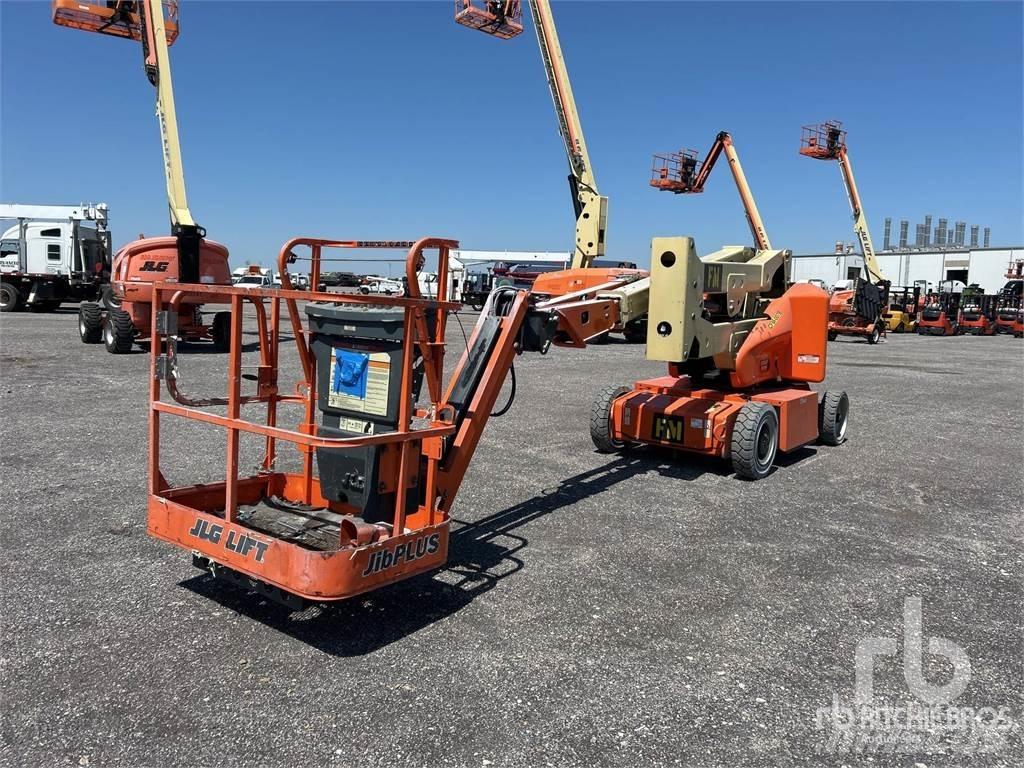 JLG E400AJPN Strēles pacēlāji