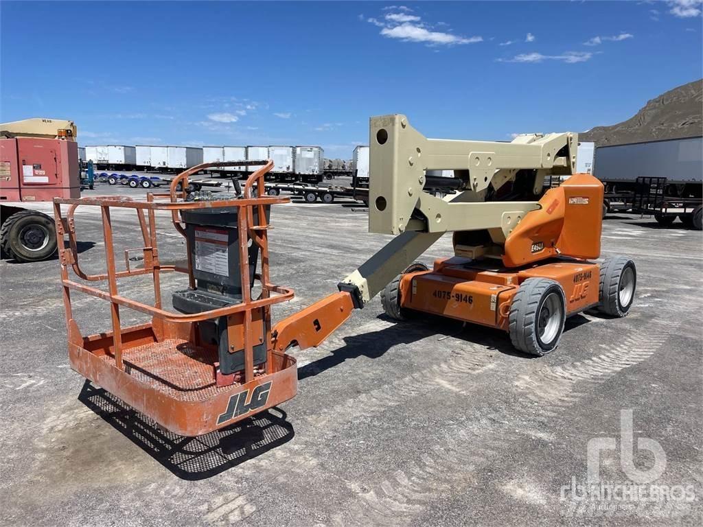 JLG E450A Strēles pacēlāji