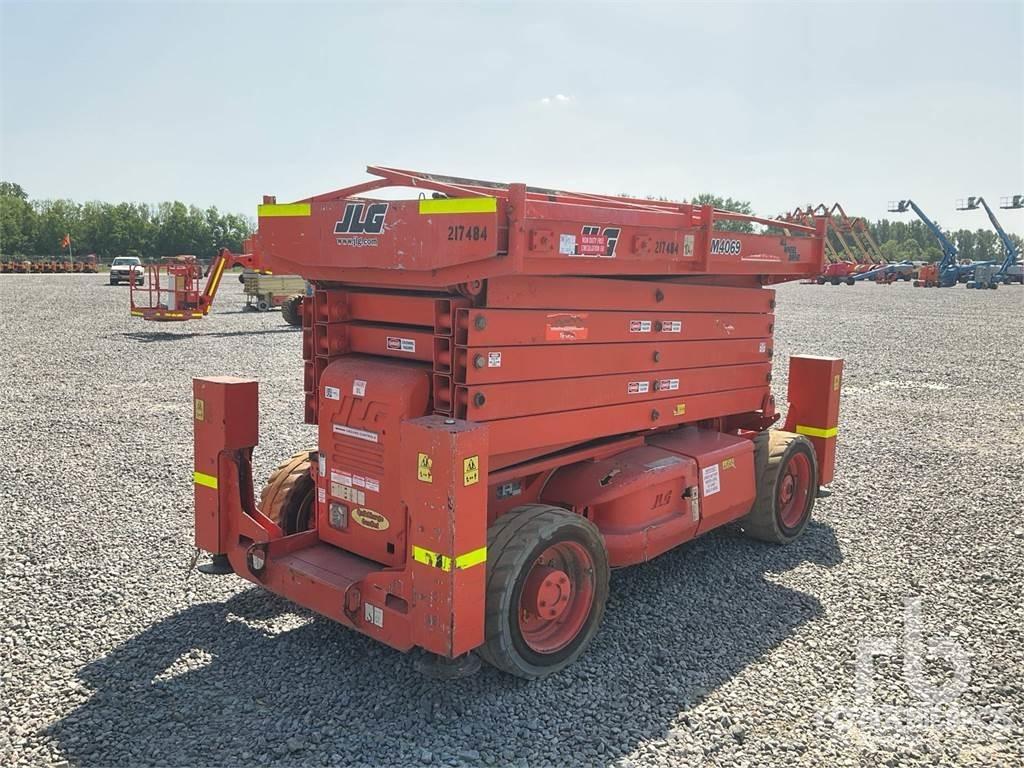 JLG M4069 Šķerveida pacēlāji