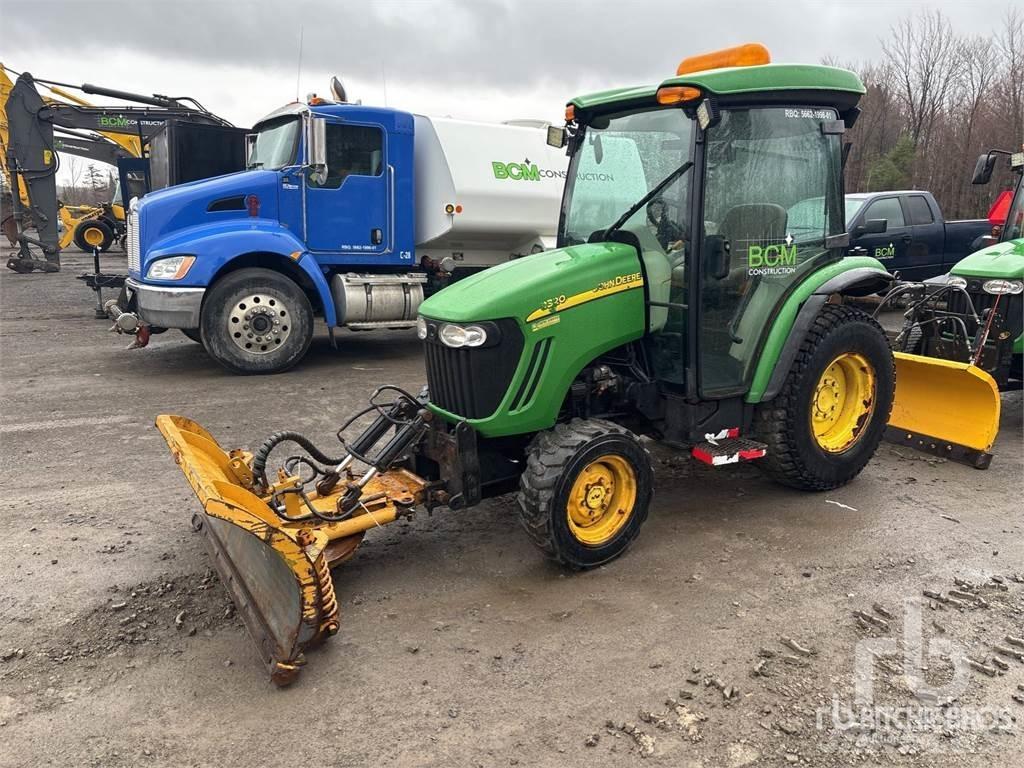 John Deere 3320 Kompaktie traktori